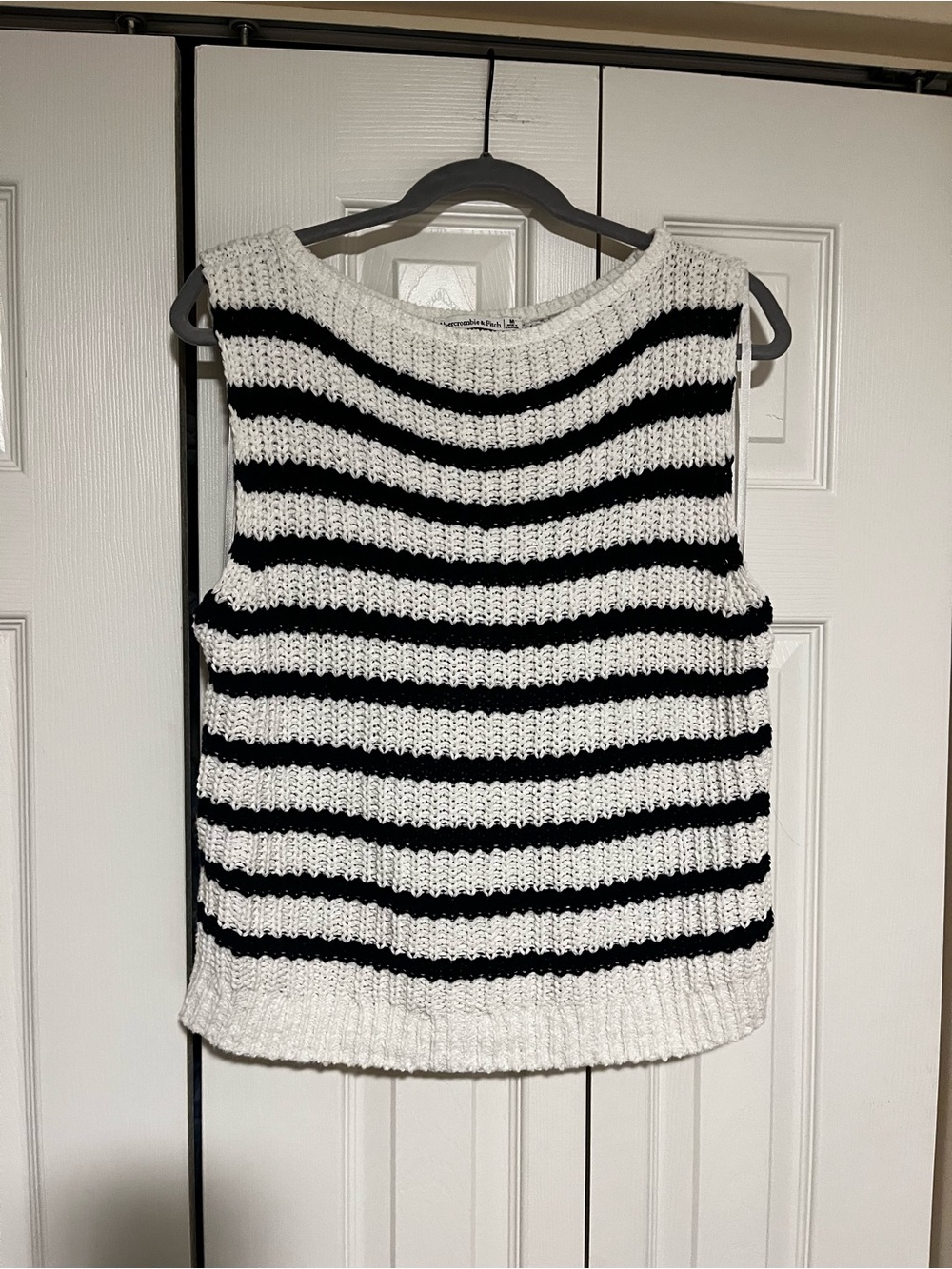 Abercrombie & Fitch Striped Sleeveless Knit Sweater - White & Black